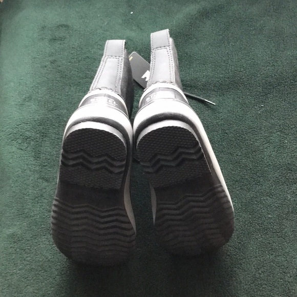 NWT Sorel 1964 CVS boot black size 6 or 8 Warm - Picture 16 of 16